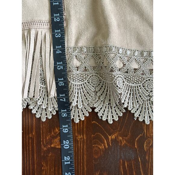 J.O.A Faux Suede Lace Fringe Crop Top M Petal Pink Soft Country Western Festival - Picture 12 of 13